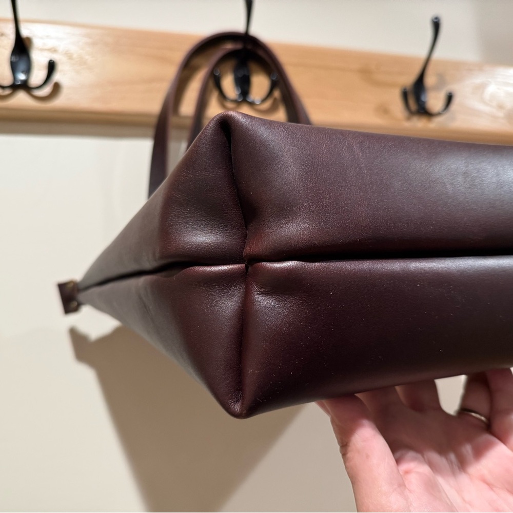 Portland leather small zip Elegant Brown Leather Tote Bag - Picture 4 of 11